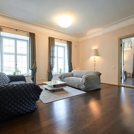 Luxury Baron Fon Fersen Apartament *