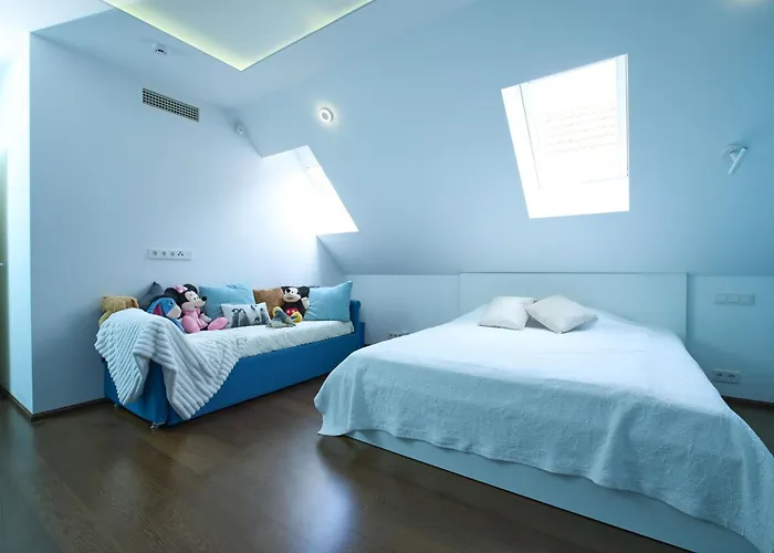 Luxury Baron Fon Fersen Apartment *